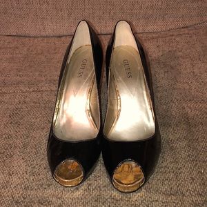 GUESS patent leather heels